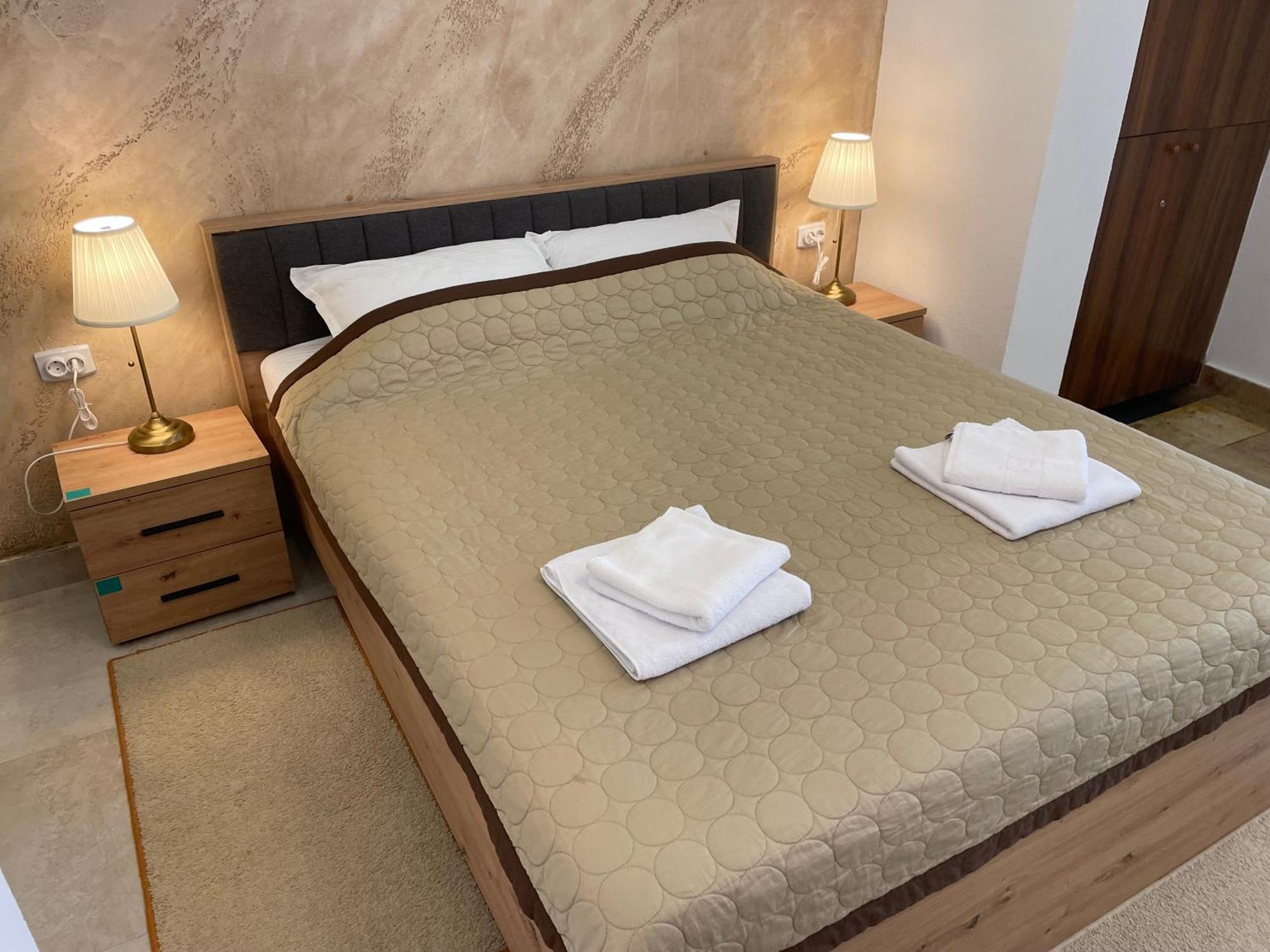 Bora Apartmani - Free Parking - City Center Vranje Esterno foto