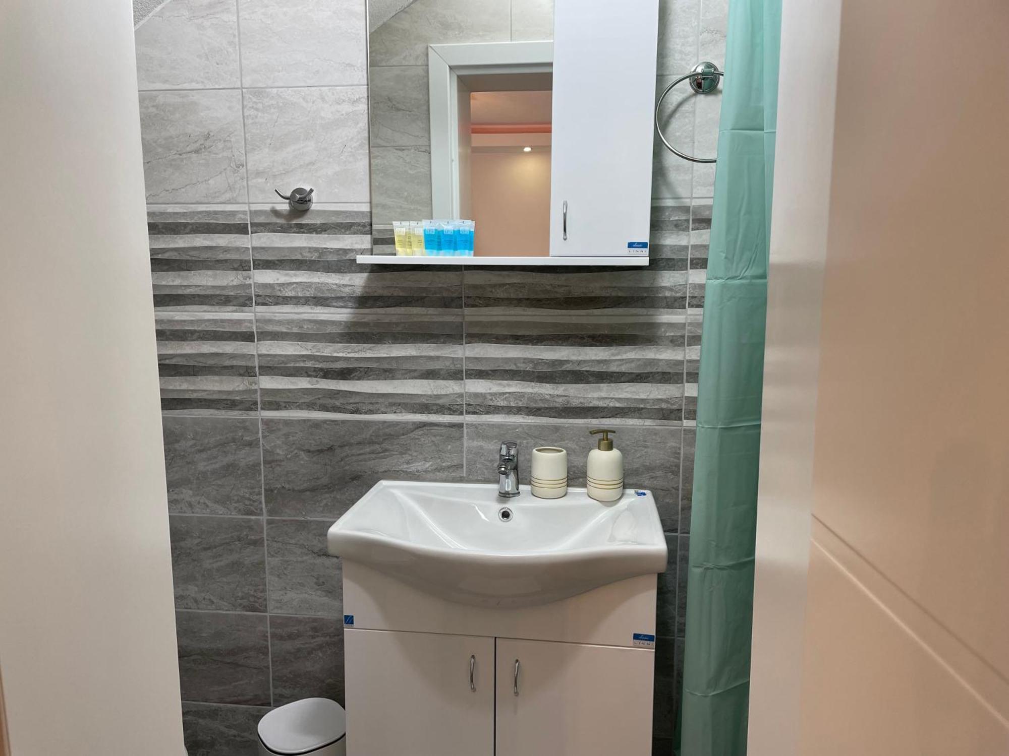 Bora Apartmani - Free Parking - City Center Vranje Esterno foto